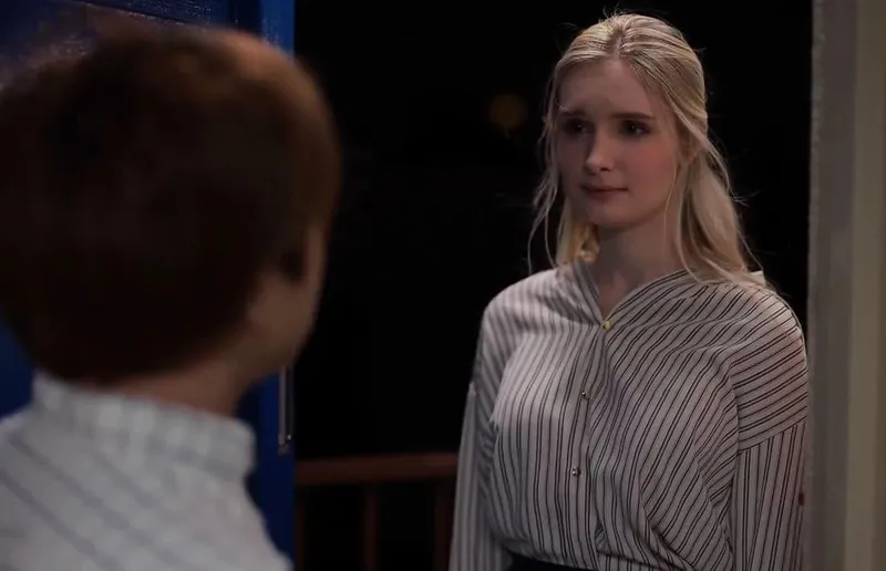 Cô đơn nơi xứ lạ với người chồng già, cô vợ tây được ông anh hàng xóm an ủi