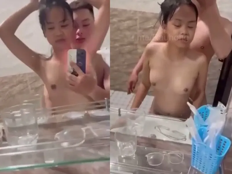 Dáng mảnh em cùng người yêu quan hệ trước gương quay kỉ niệm